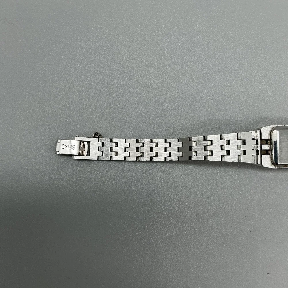 Vtg Seiko Womens Watch 12mm Black Dial Stainless 1520-3679 Broken Latch Manual